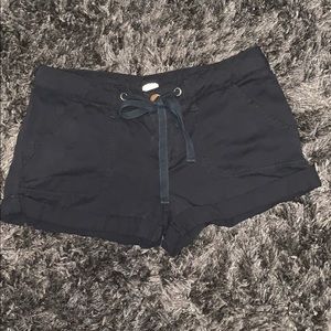 Roxy adorable black shorts!